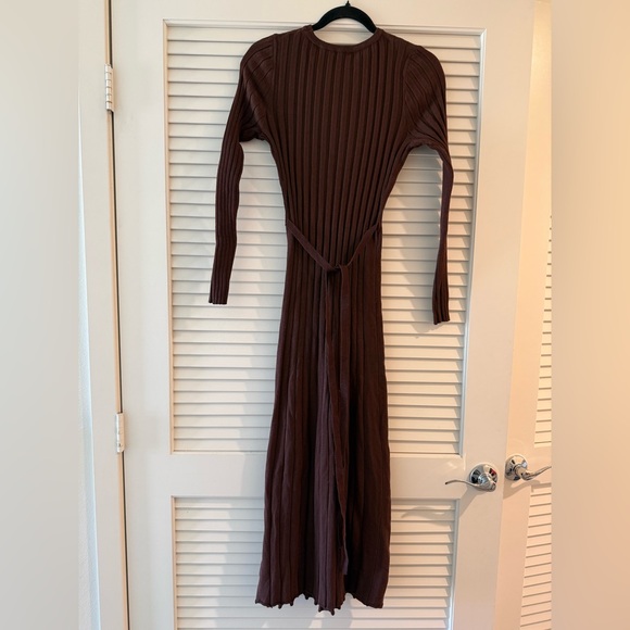 Long Sleeve Ribbed Dress - Picture 4 of 5